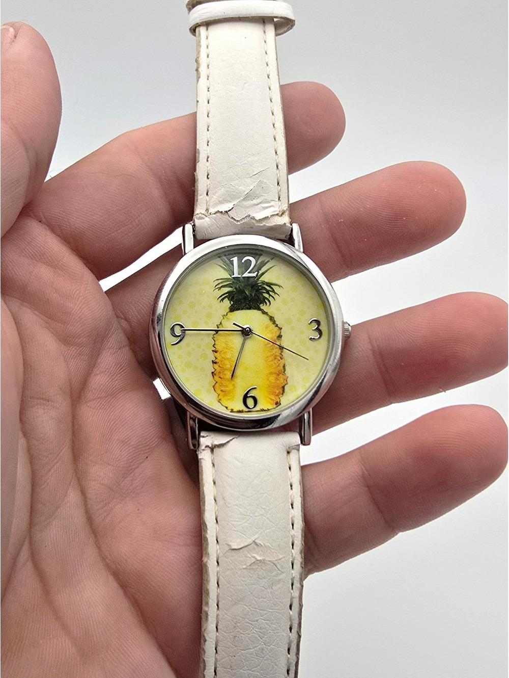 Avon Watch Pineapple Dial Silver SS Case White Leather Strap